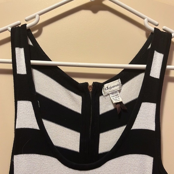 Dynamite Dress - Picture 2 of 3